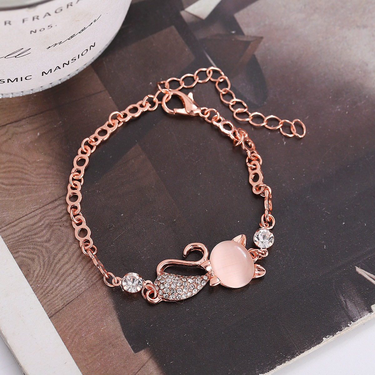 Women's stone-studded cat-shaped bracelet