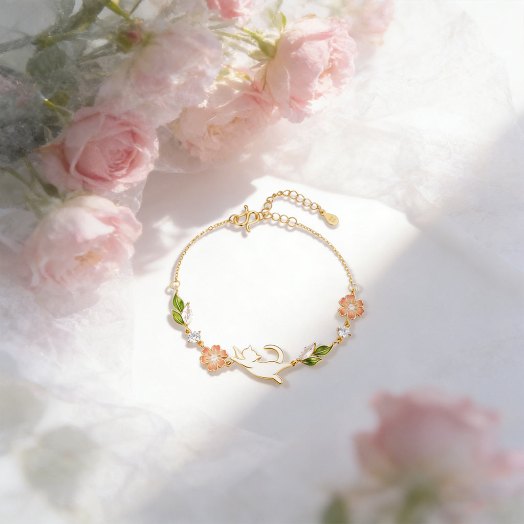 S925 silver bracelet featuring a delicate cat and flower design