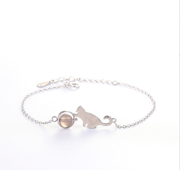 Fashionable women's cat-shaped bracelet