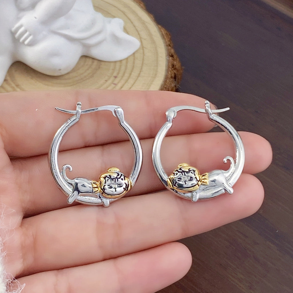Stylish round cat-themed earrings