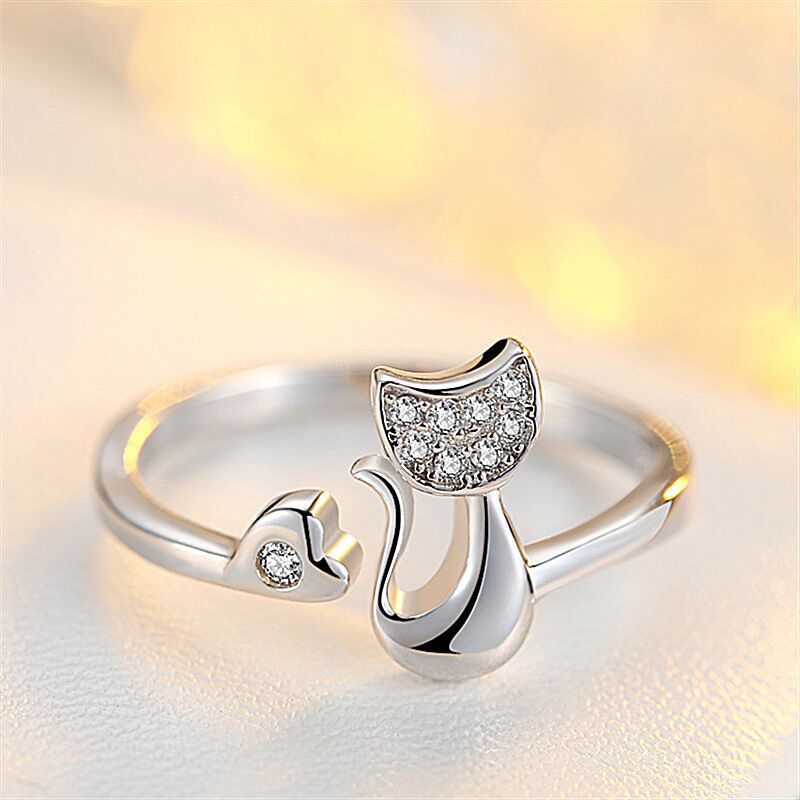 Elegant stone-studded cat-shaped ring